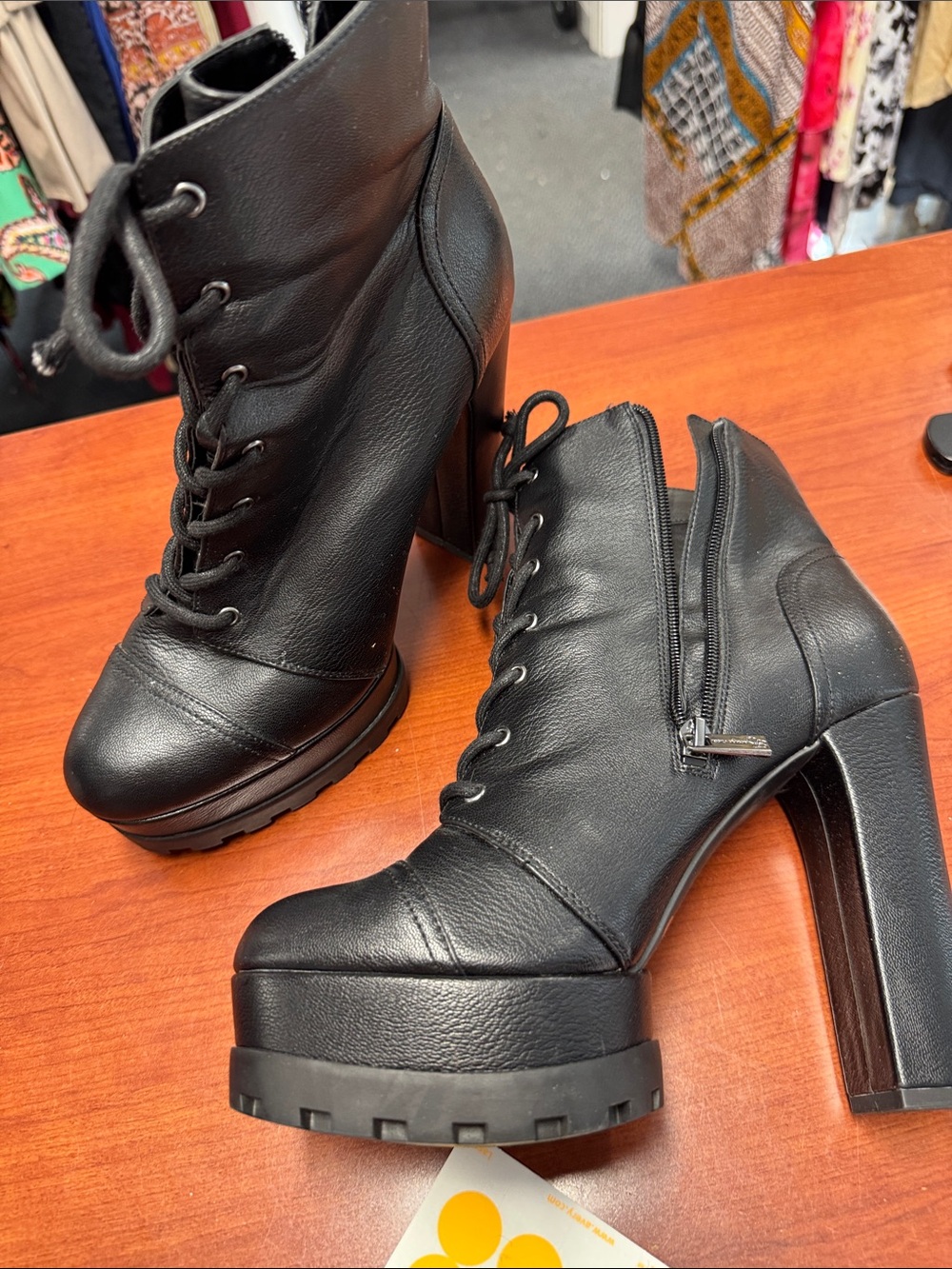 Jessica Simpson platform boots size 10 // 082602